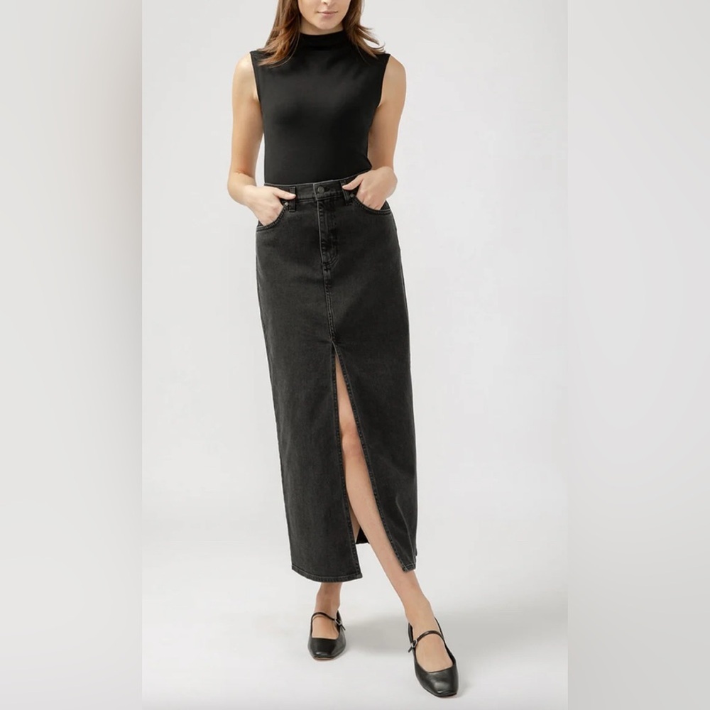 WEWOREWHAT Midi Skirt in Black. Size 26. NWT!